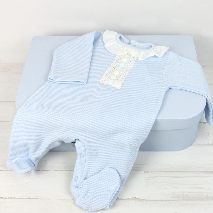 pijama azul bebé
